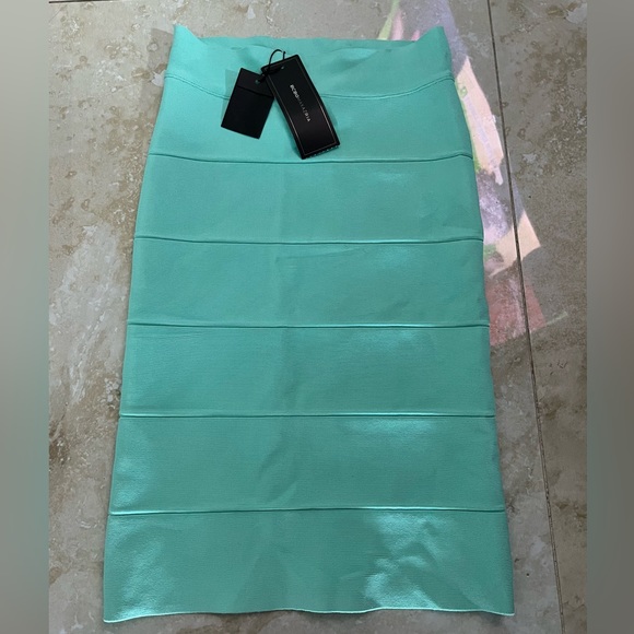 CUTE HIGH WAIST BCBGMAXAZRIA SKIRT (NWT) - Picture 4 of 7